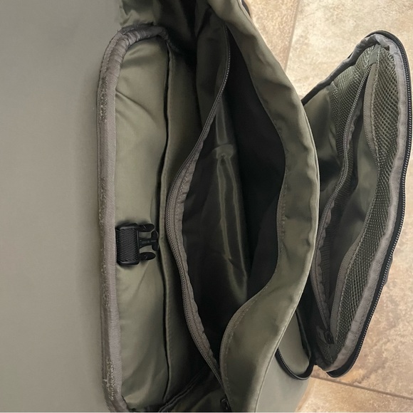 backpack travelling bag BEIS The Travel in Black 636A Colour:Navy / Royal Constructed with strong heavy Christian Louboutin - Loubifunk
